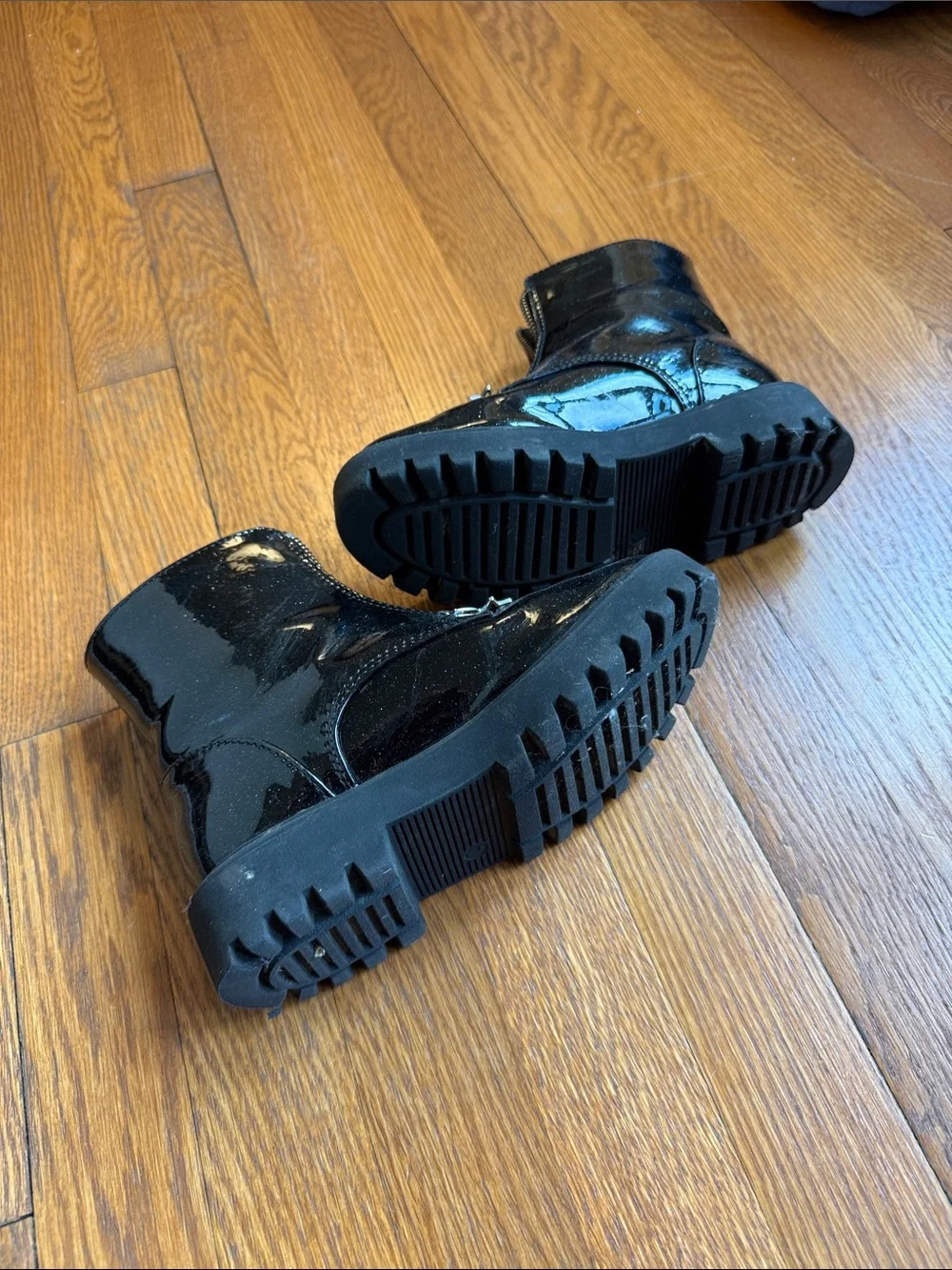 art class Black Patent Front-Zip Kids Boots with Star Pull